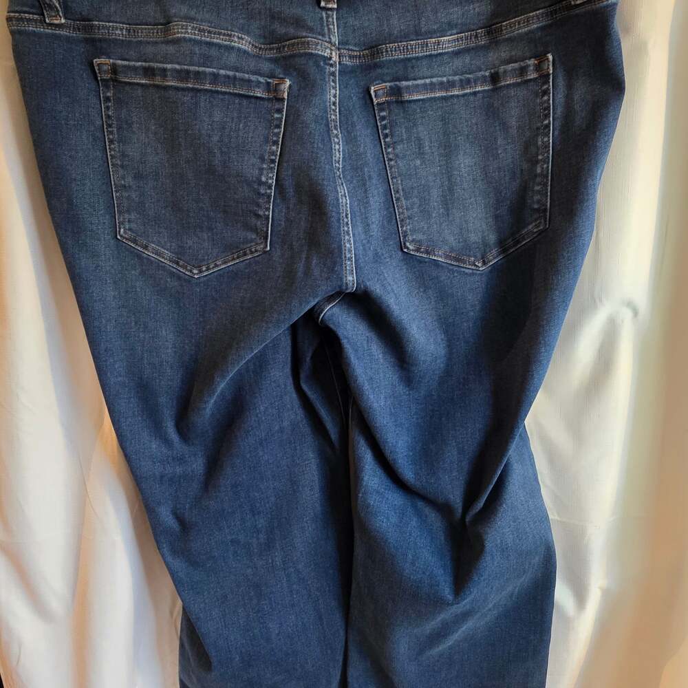 Lane Bryant 22s Dark Bootcut jeans - Picture 2 of 5